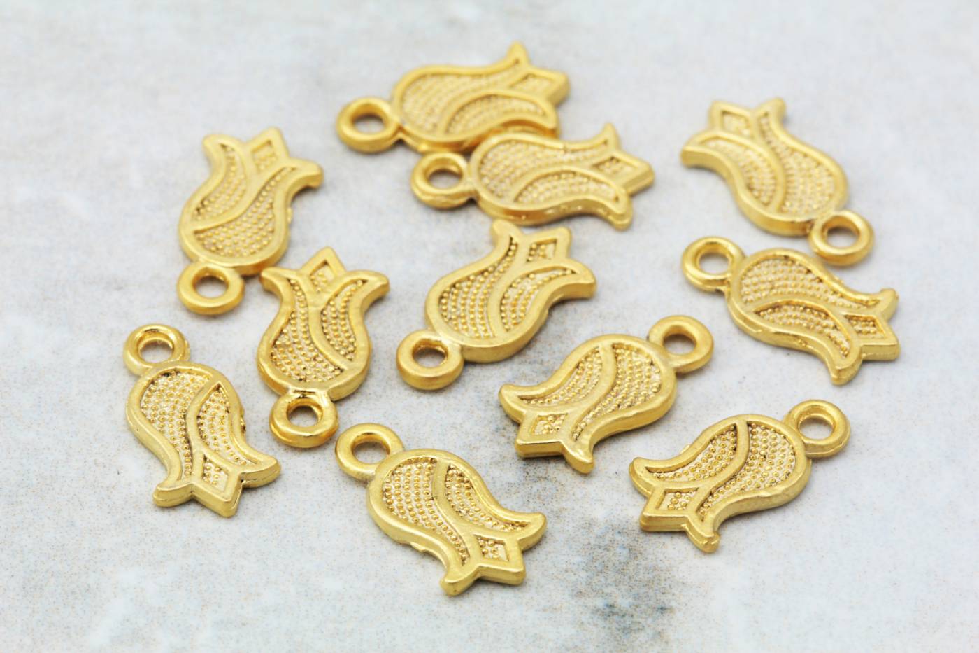 gold-plated-mini-tulip-pendant-charms