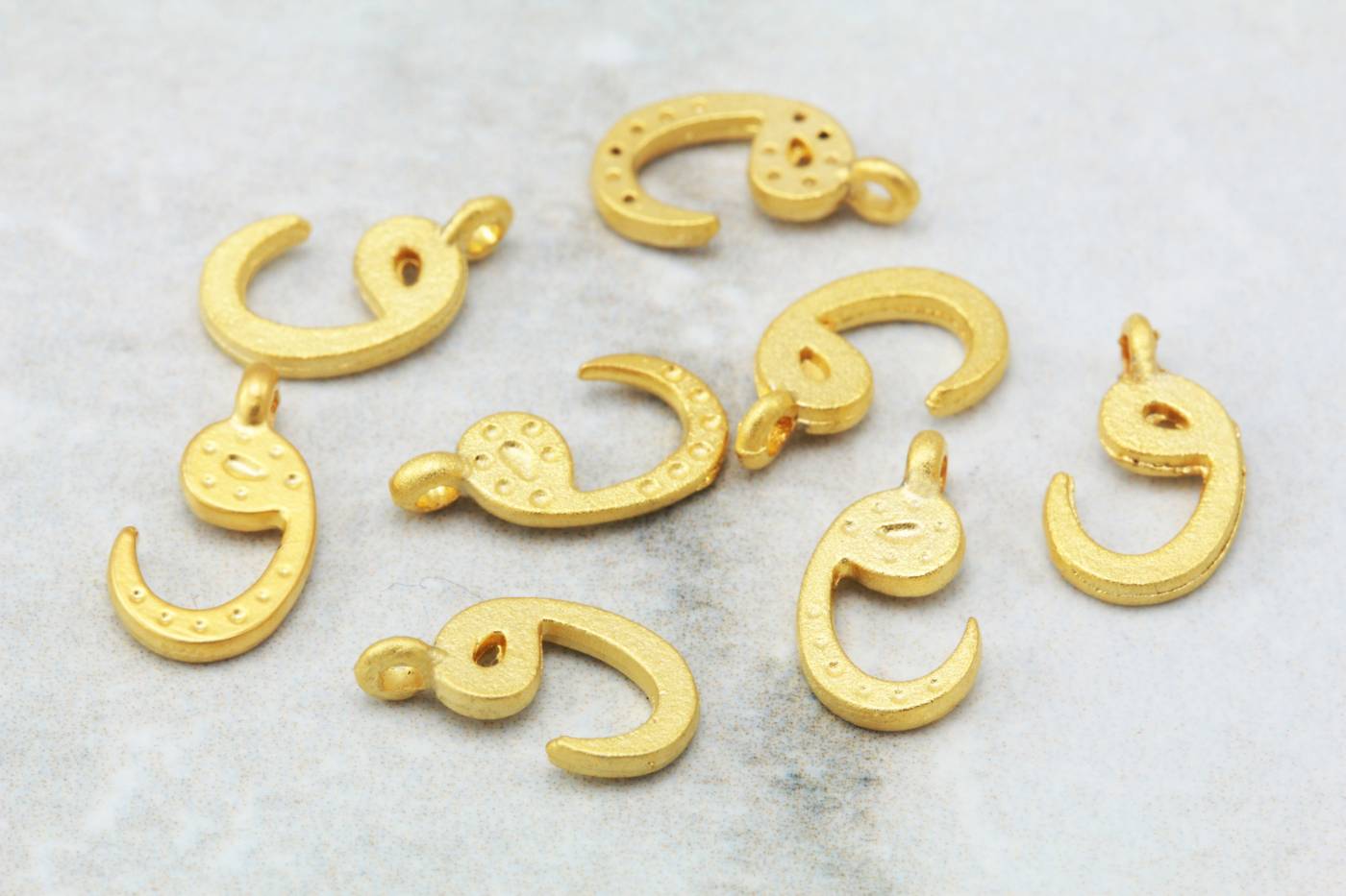 gold-plated-arabic-waw-letter-charm