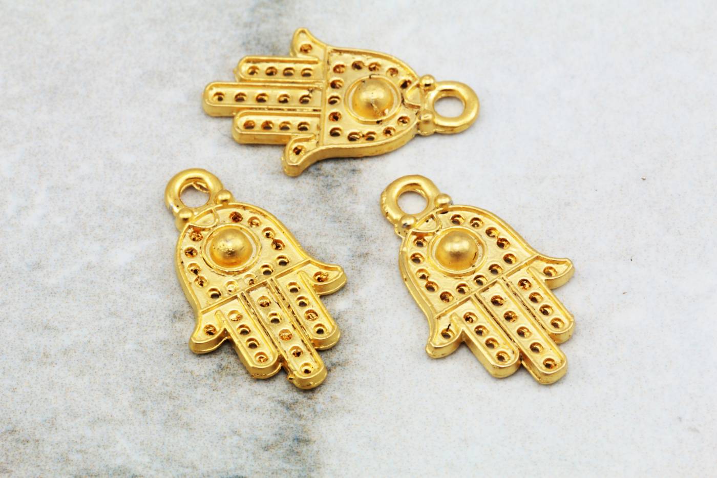 20mm Gold Hamsa Pendants / GPY-192 | Pendants