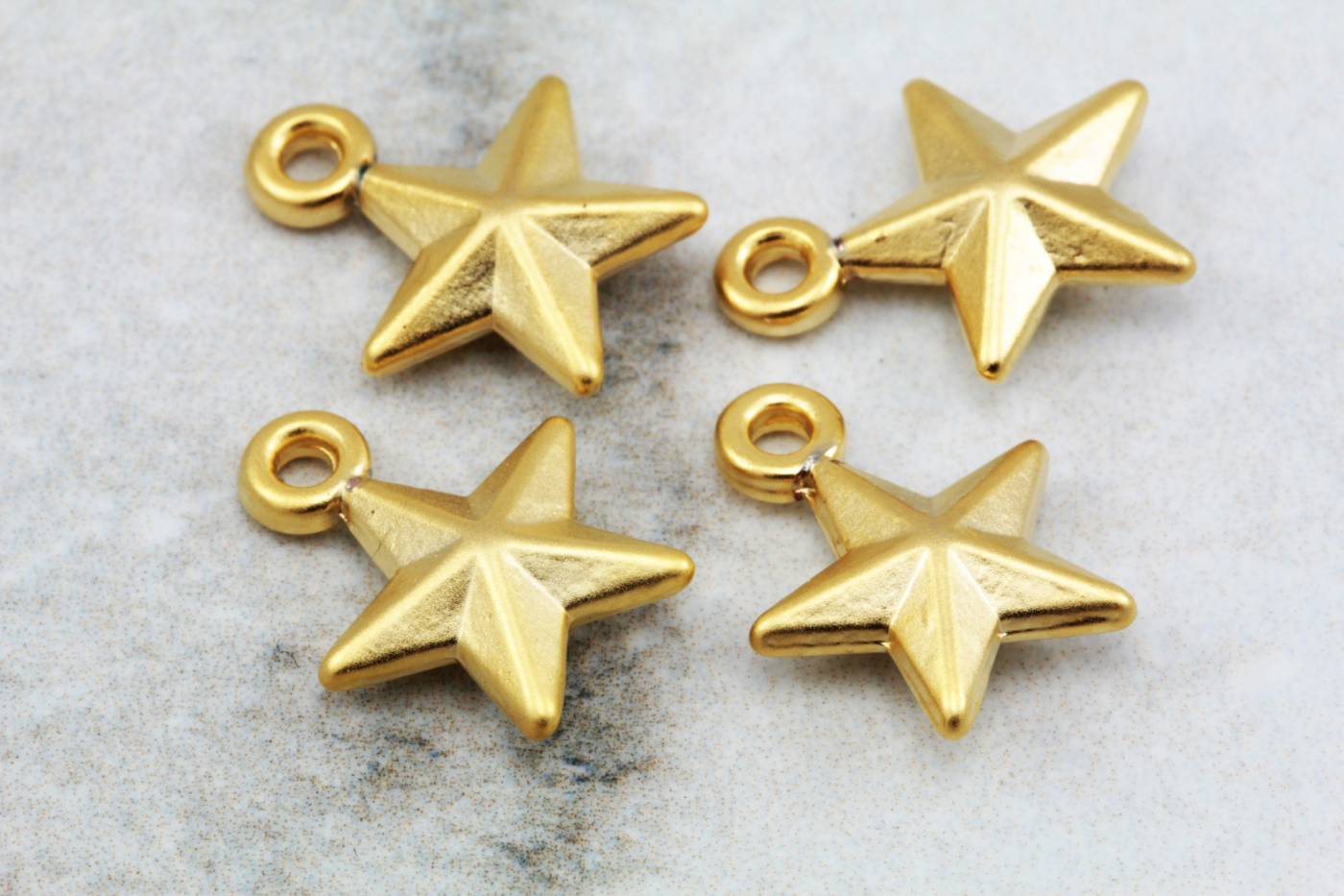 gold-plated-metal-star-jewelry-pendants