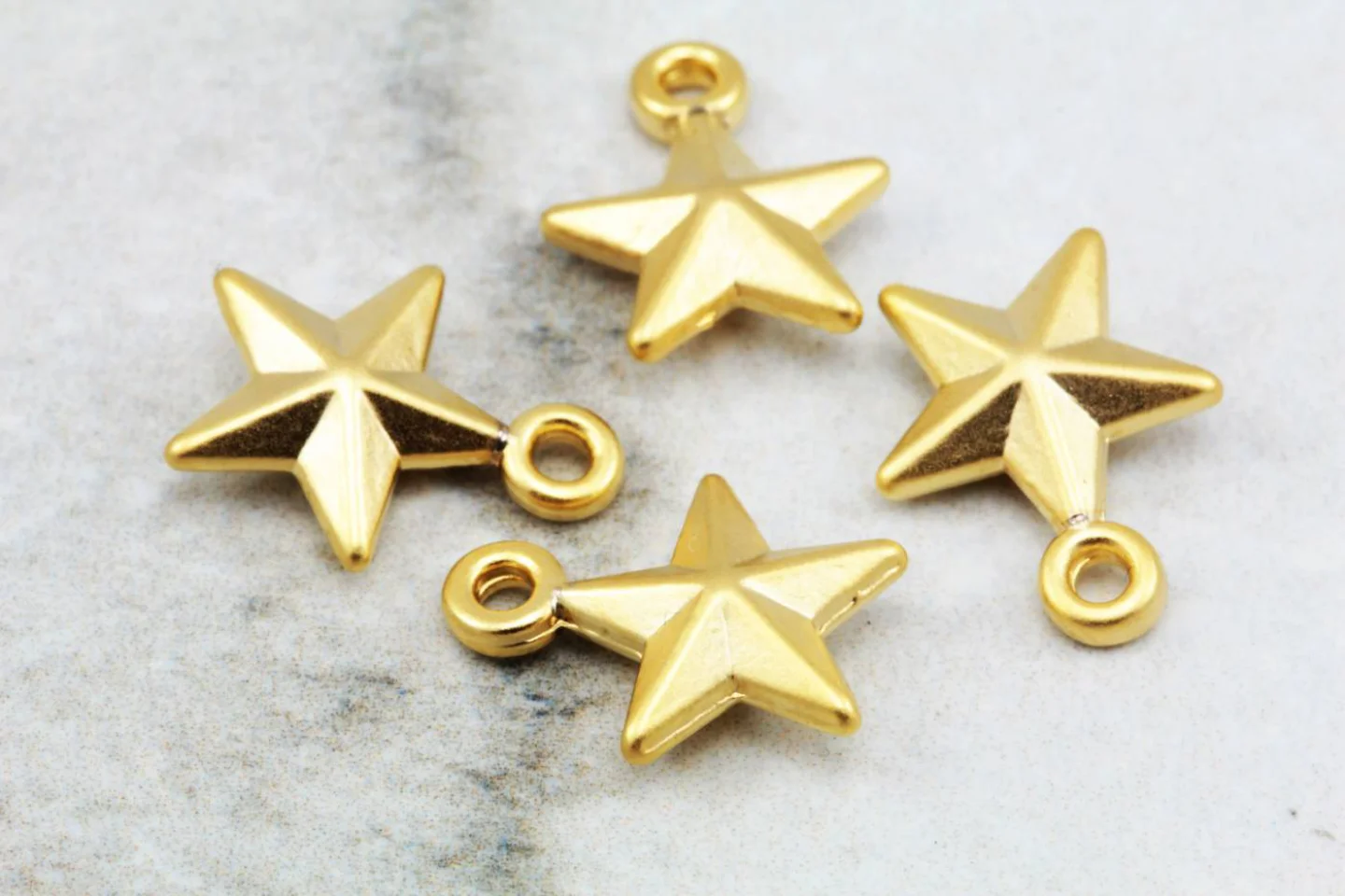 gold-jewelry-pendant-findings-europe.
