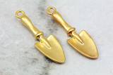 gold-plated-shovel-metal-pendants