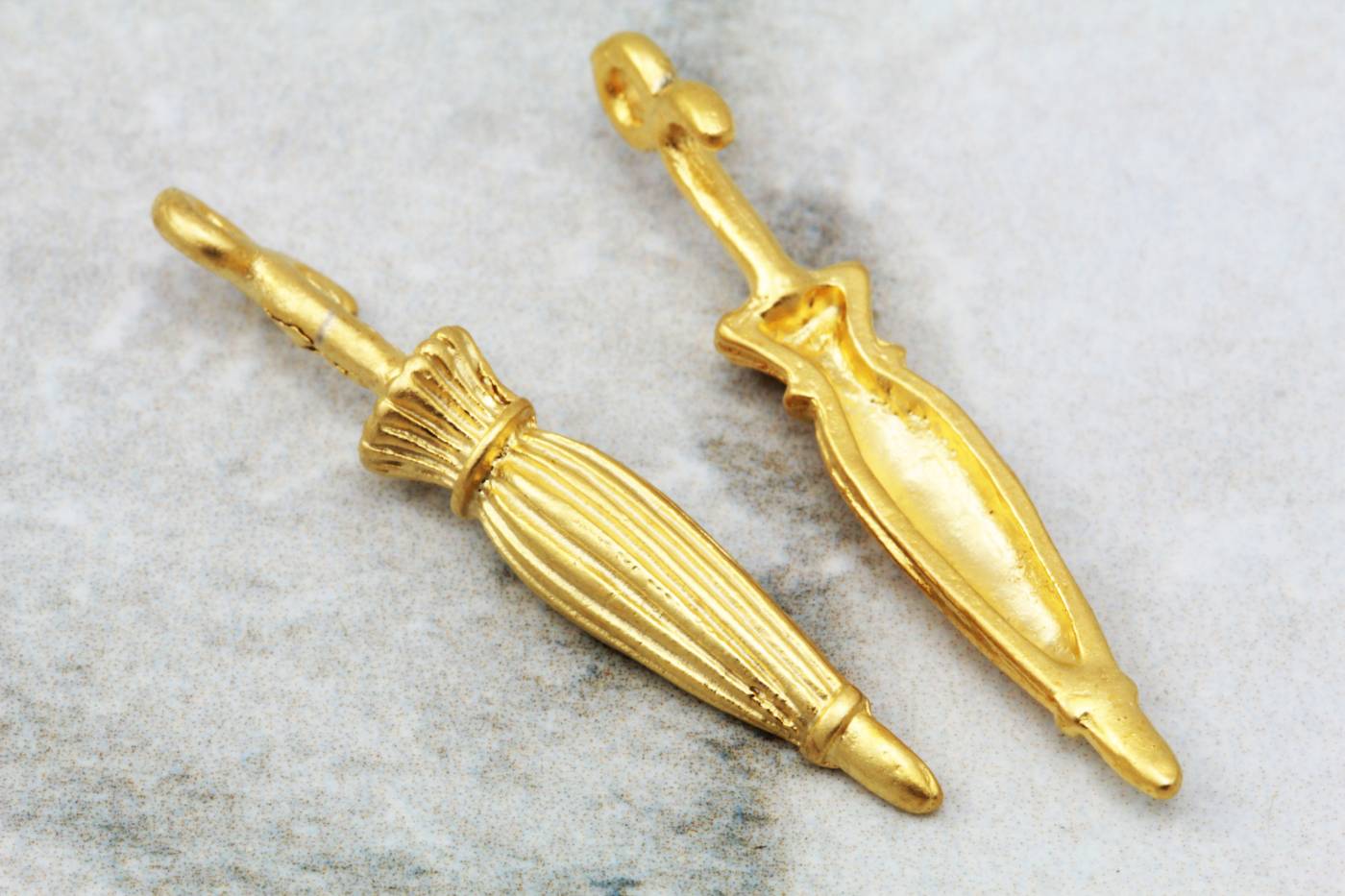 gold-plated-umbrella-jewelry-pendant