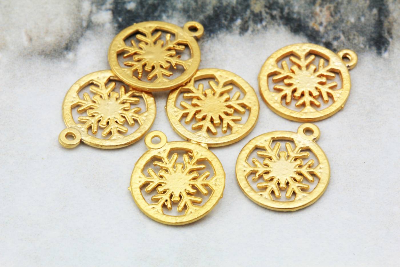 gold-plated-snowflake-jewelry-pendants