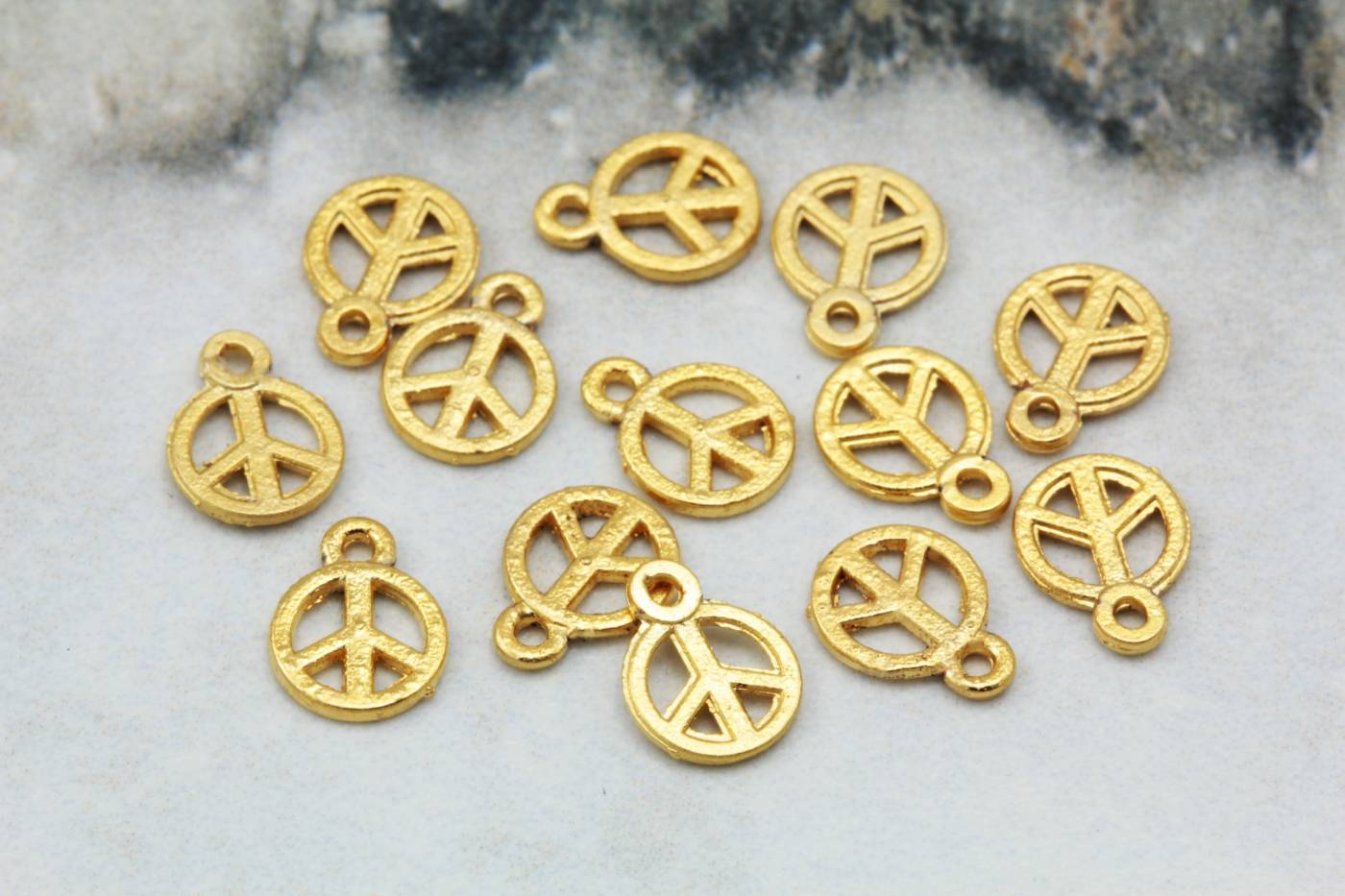 gold-metal-peace-sign-jewelry-pendants