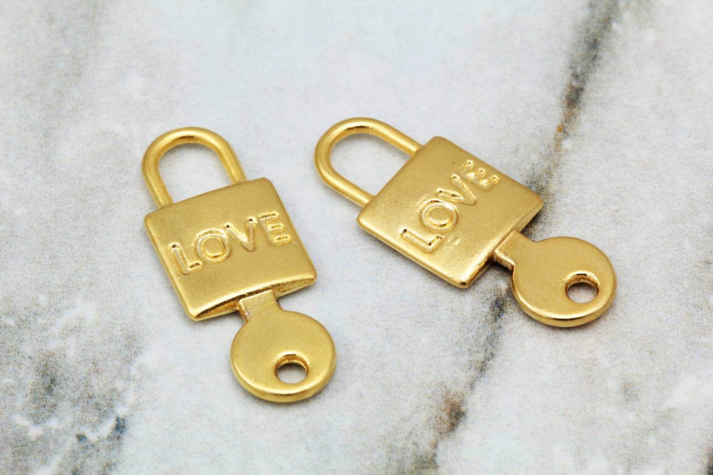 gold-plated-lock-key-love-pendants