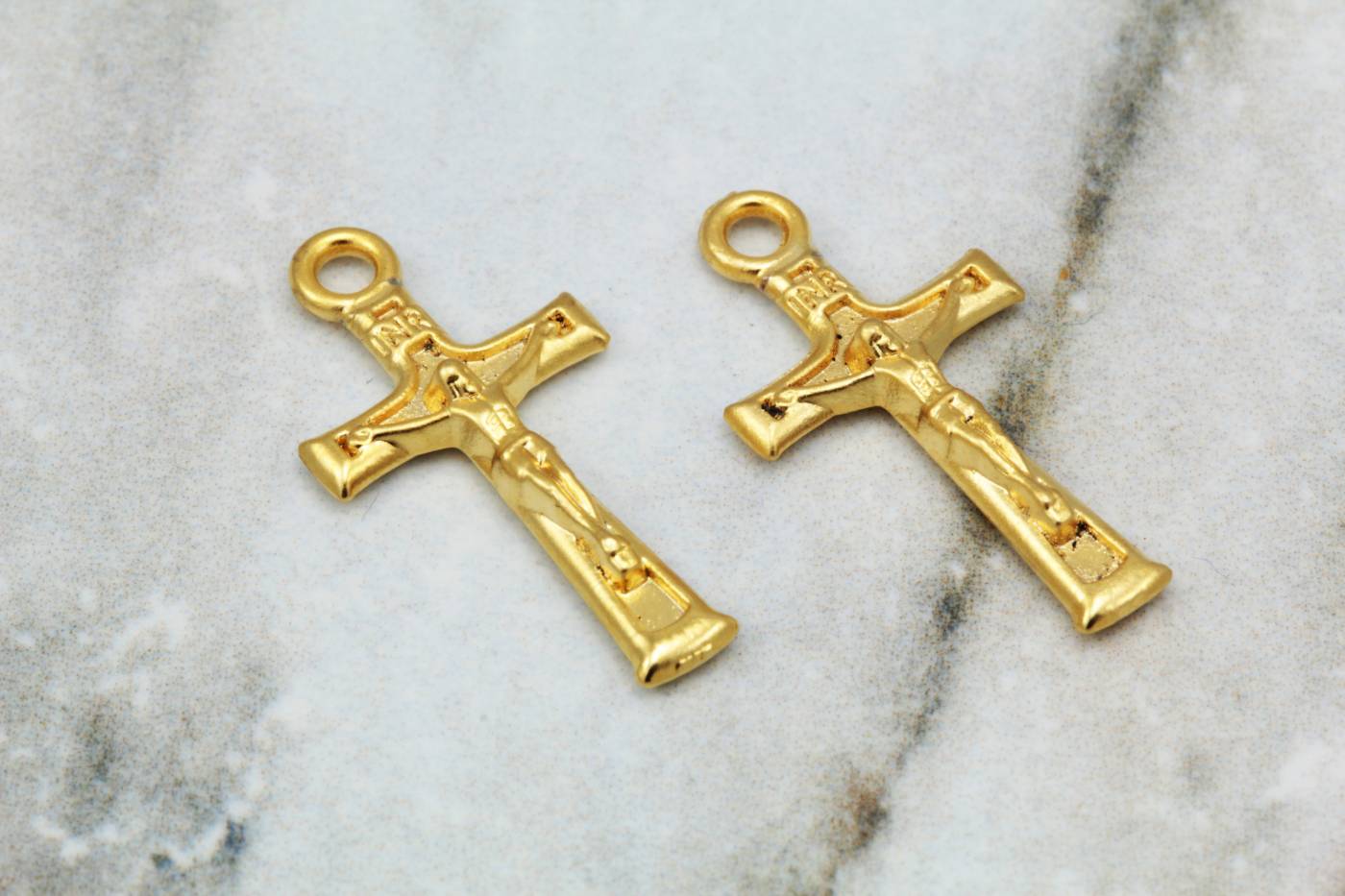 gold-plated-metal-cross-jesus-pendants