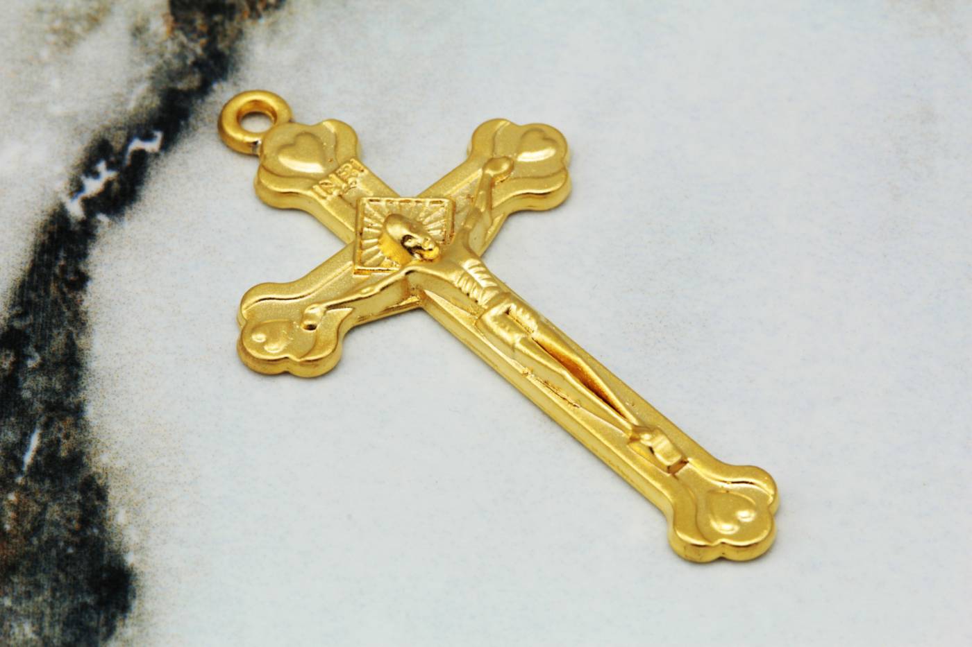 gold-plate-big-metal-cross-jesus-pendant