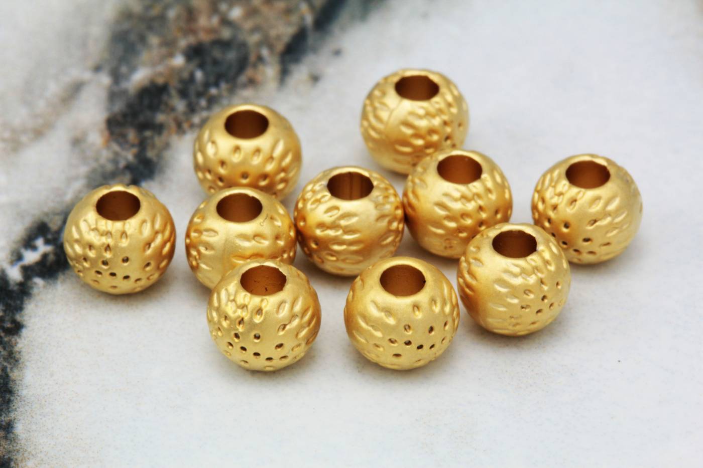 gold-plate-round-ball-round-spacers