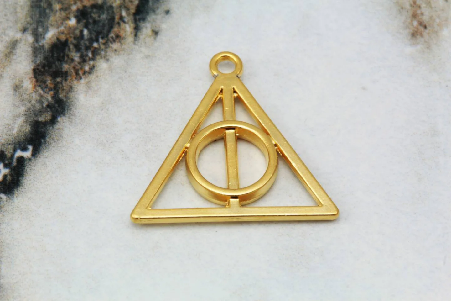 metal-geometric-jewelry-pendants.