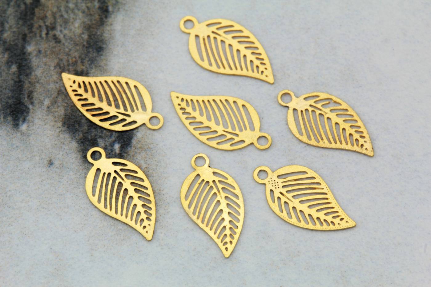 11mm Gold Leaf Pendants / GPY-343 | Pendants