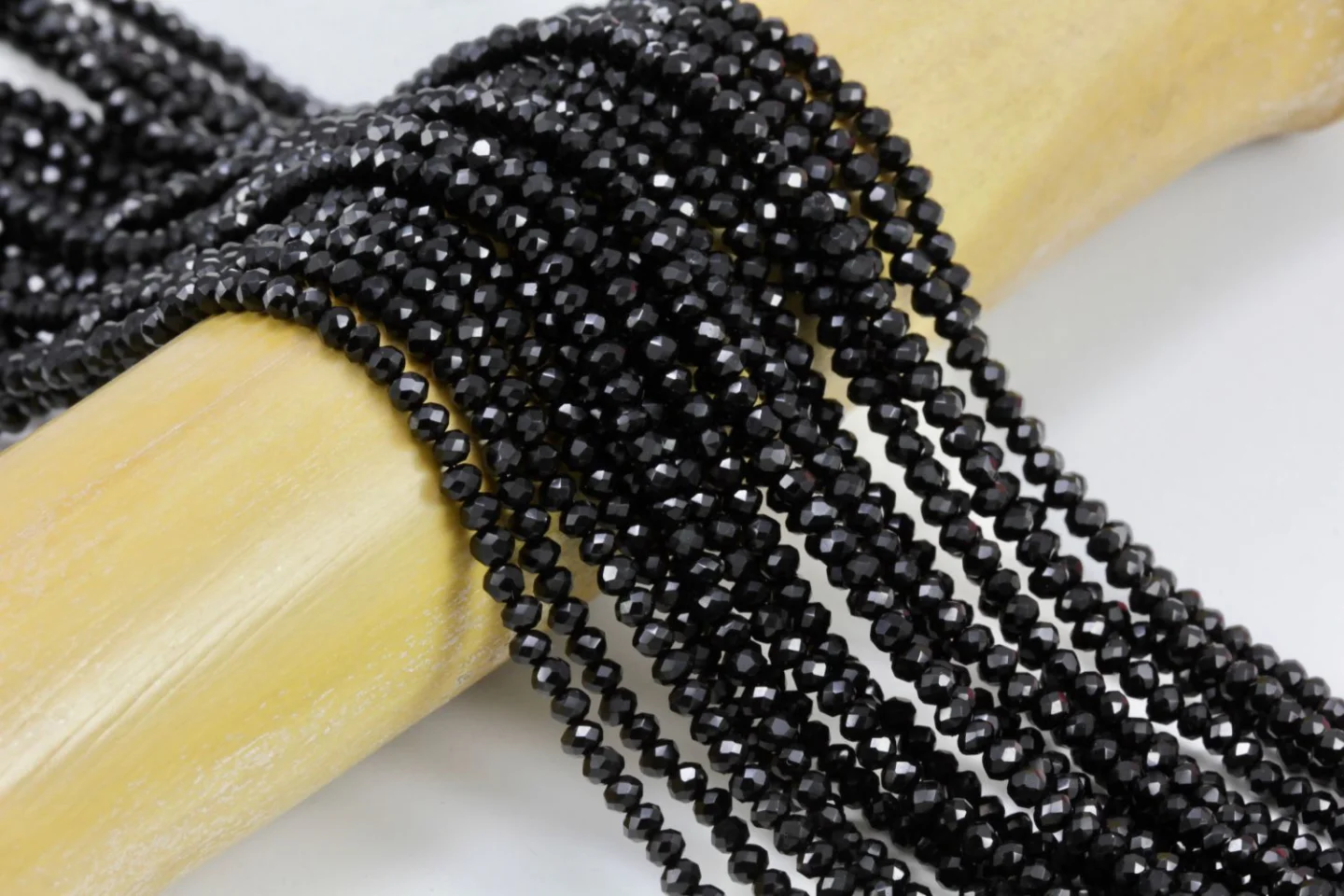 2mm-black-crystal-glass-bead.