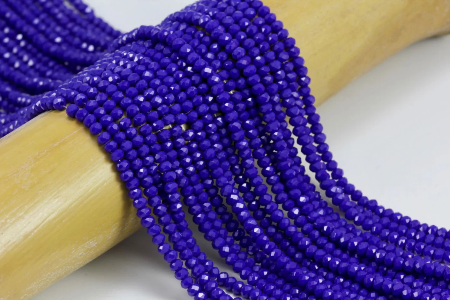 2mm-saxe-blue-crystal-glass-beads.