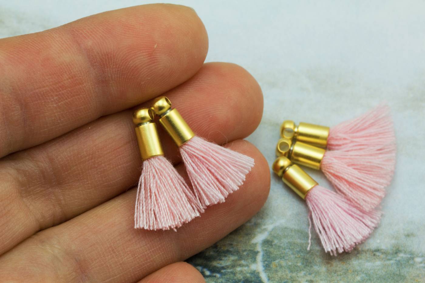 2cm-pink-cotton-mini-tassels