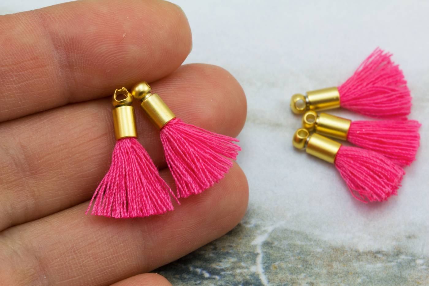 2cm-dark-pink-cotton-mini-tassels