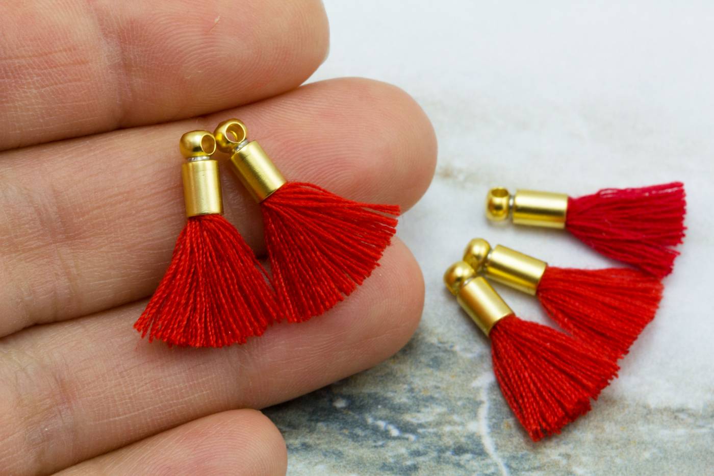 2cm-red-cotton-mini-tassels