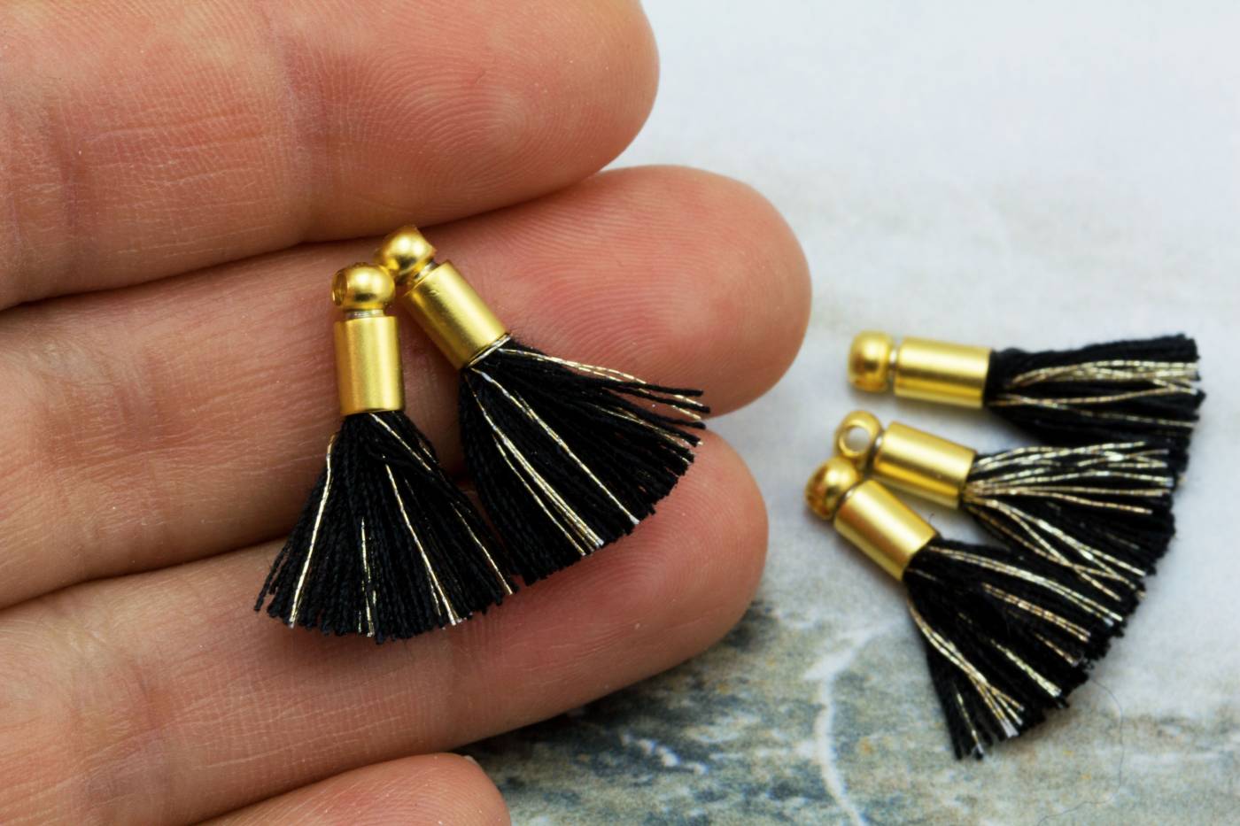 2cm-black-gold-cotton-mini-tassels