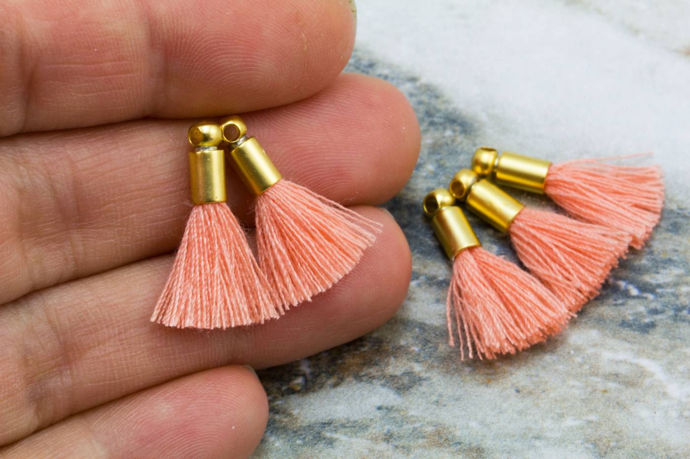 2cm-salmon-cotton-mini-tassels