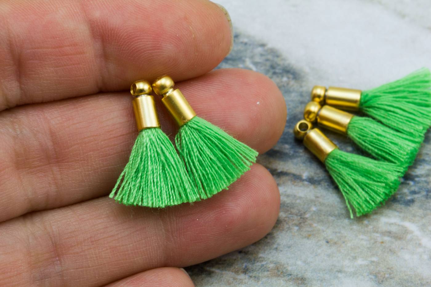 2cm-pictachio-green-cotton-mini-tassels
