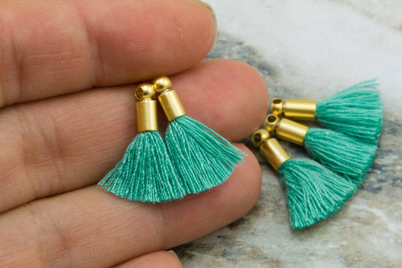 2cm-jungle-green-cotton-mini-tassels