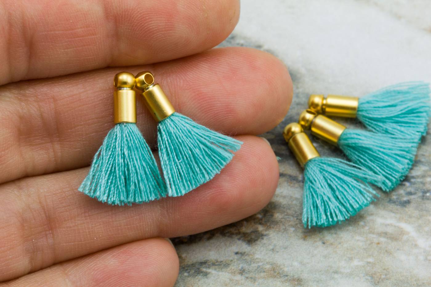 2cm-turquoise-cotton-mini-tassels