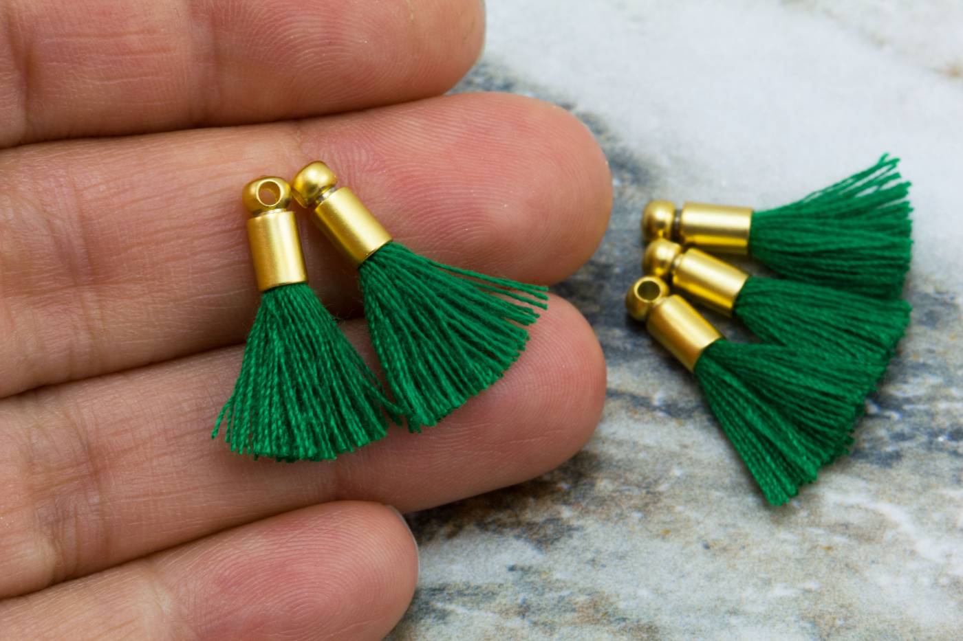 2cm-lawn-green-cotton-mini-tassels