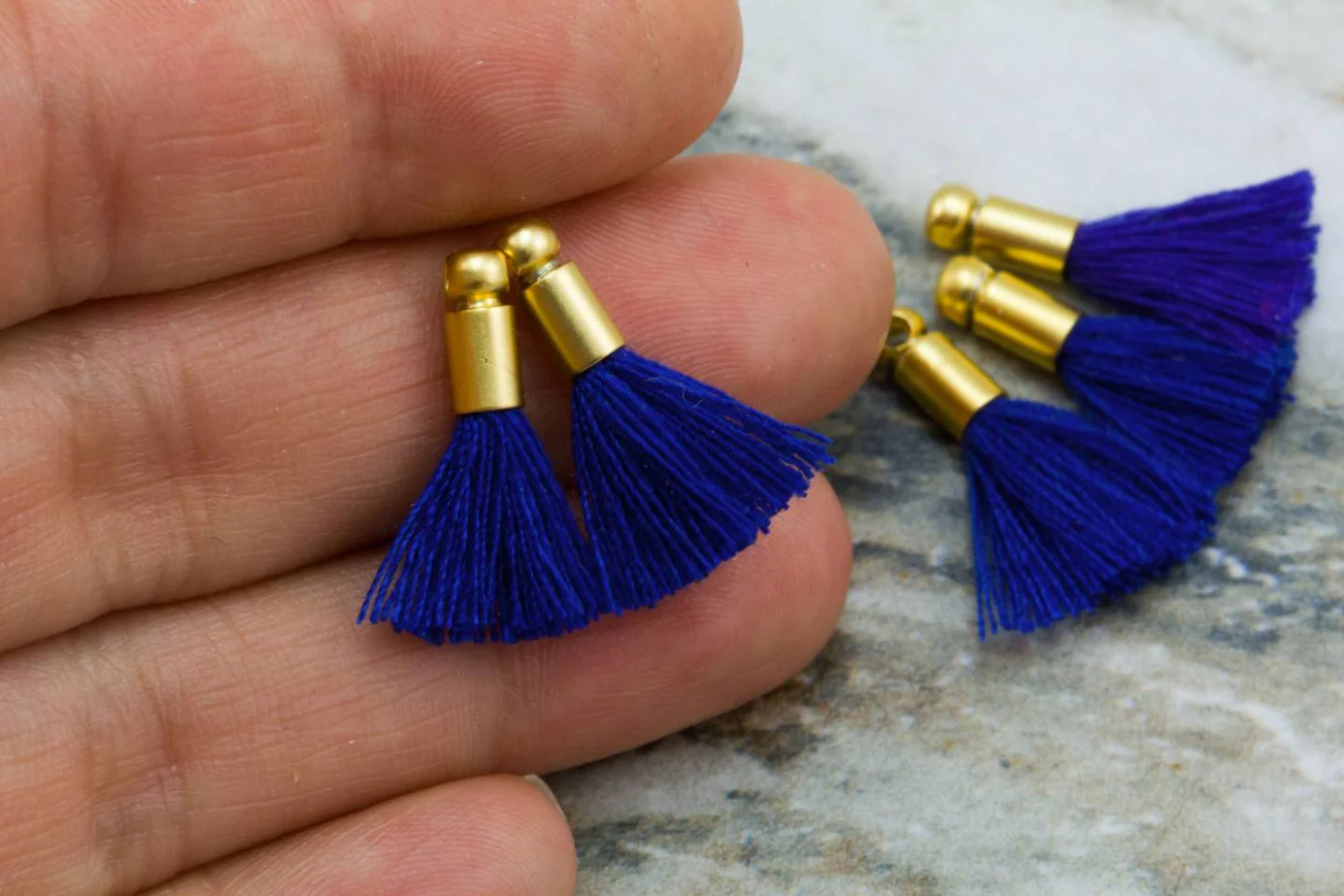 2cm-saxe-cotton-mini-tassels.