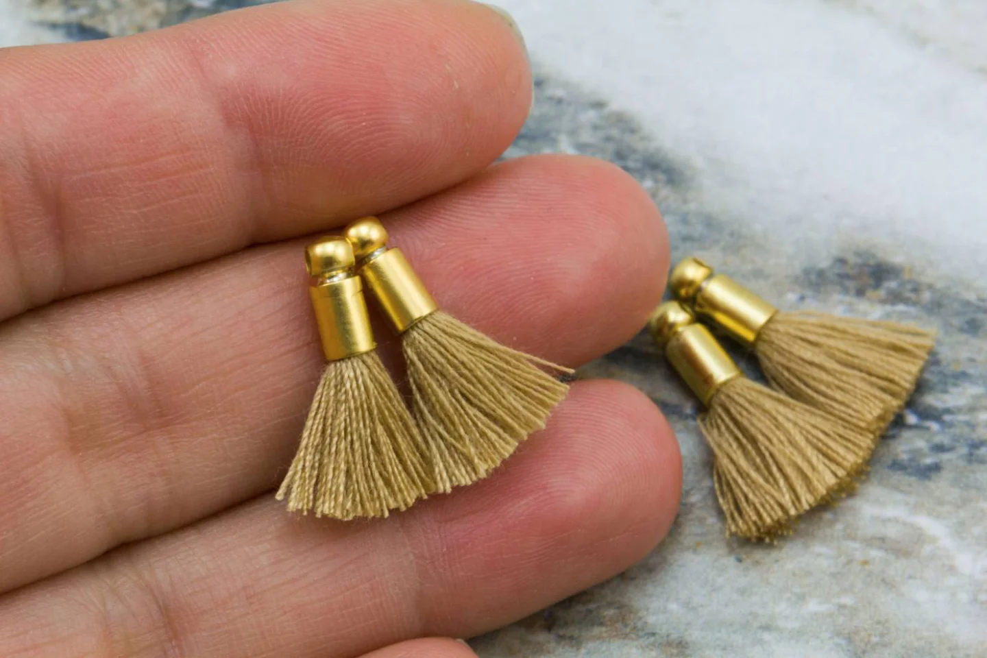 2cm-dark-camel-cotton-mini-tassels.