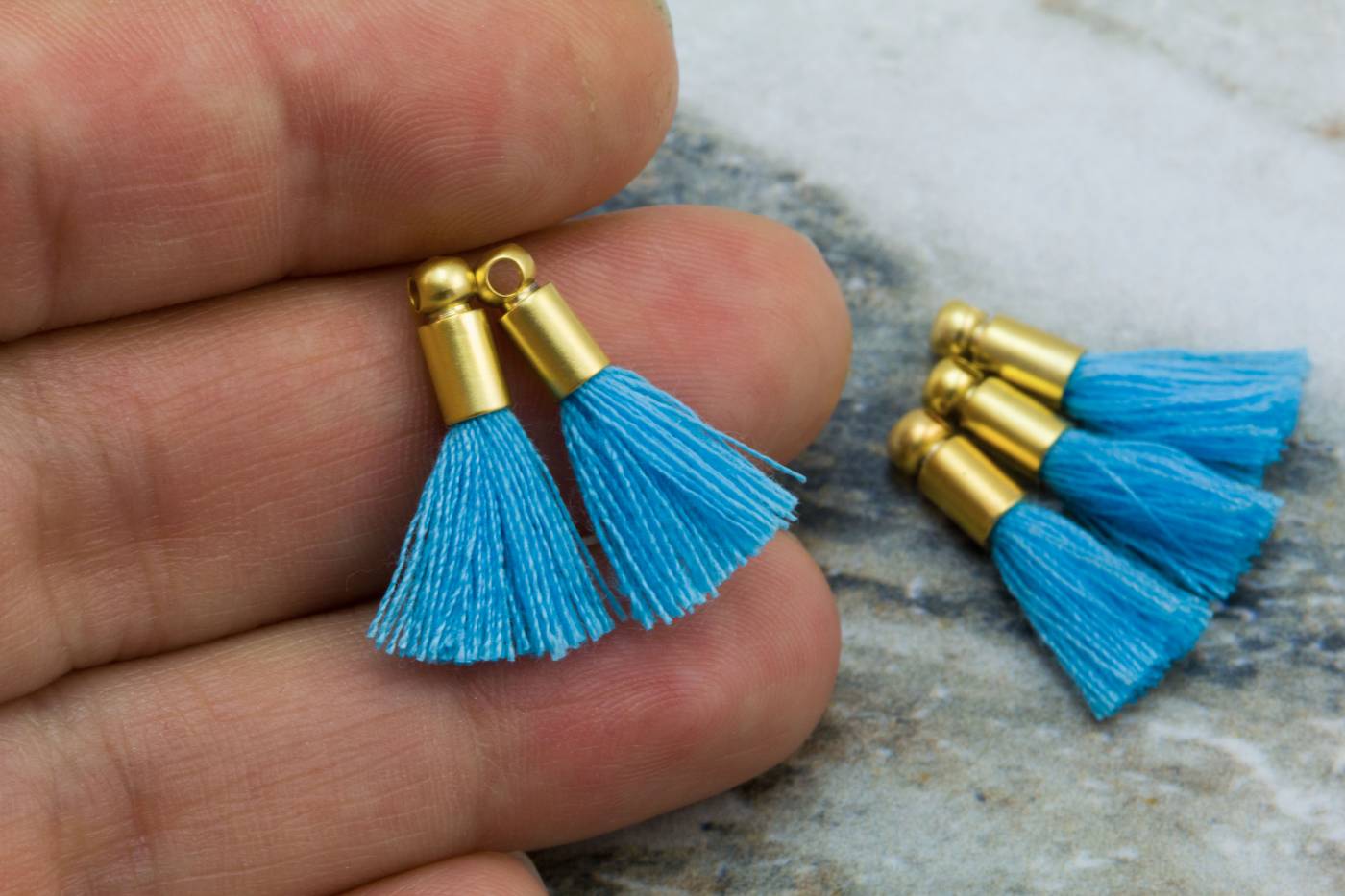2cm-turquoise-blue-cotton-mini-tassels