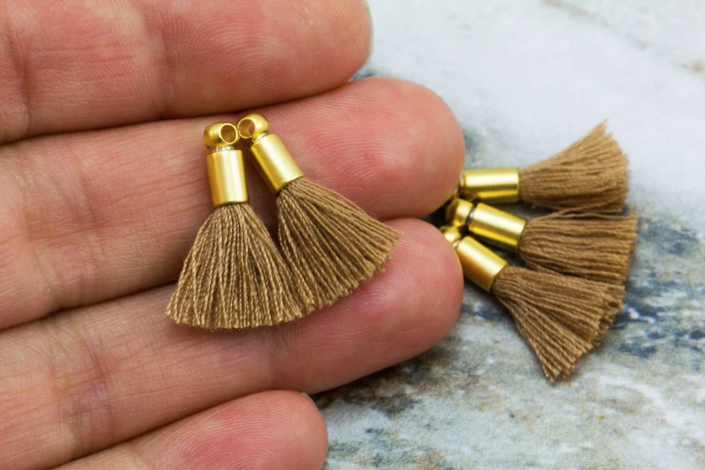 2cm-coffee-cotton-mini-tassels.