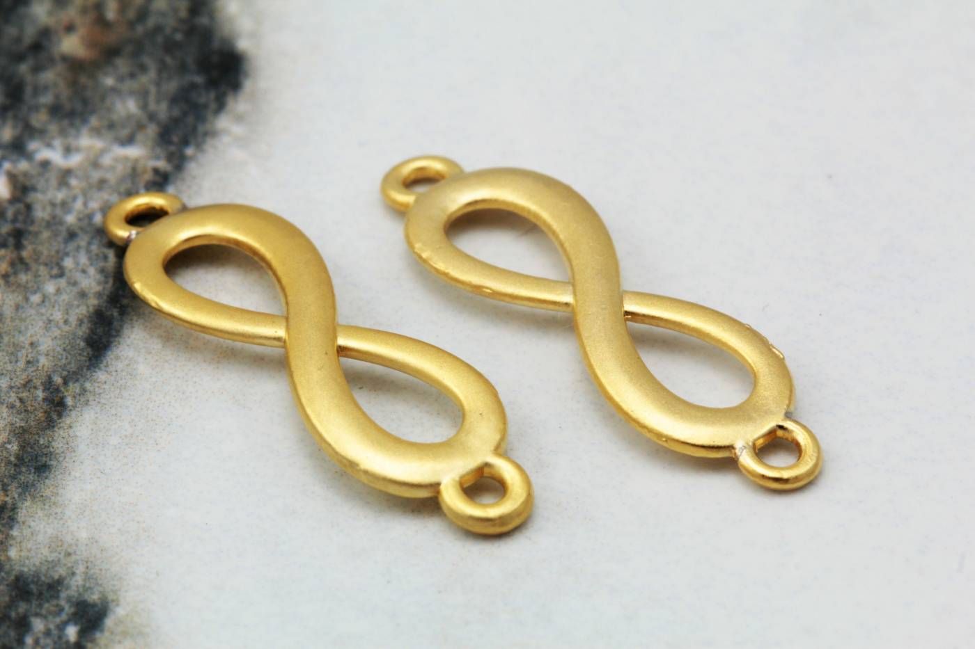 gold-plated-infinity-pendant-charms