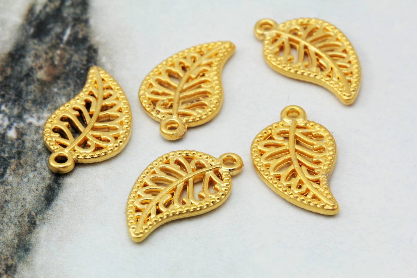 19mm Gold Leaf Pendants / GPY-365 | Pendants