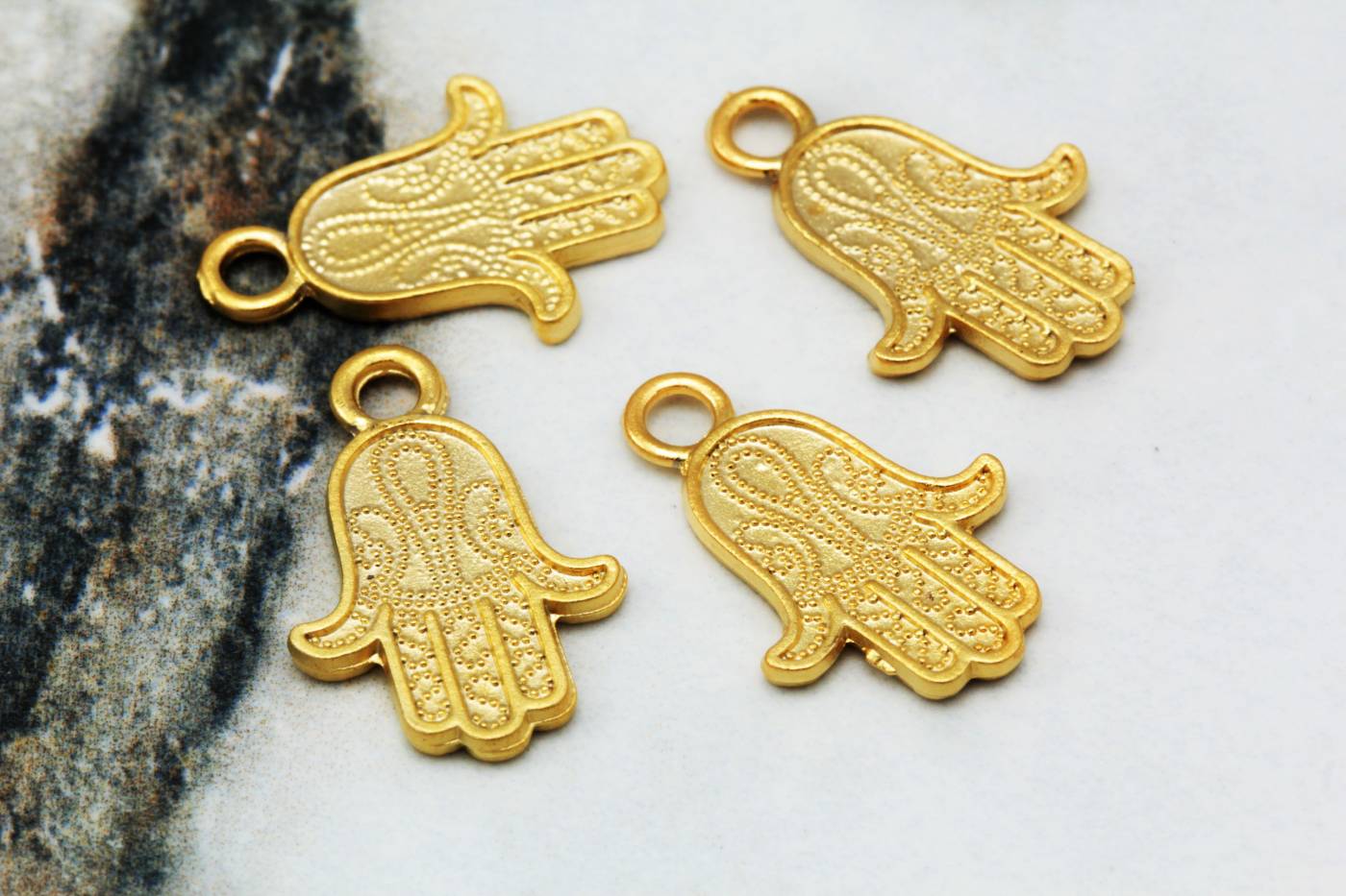 19mm Gold Hamsa Pendants / GPY-366 | Pendants