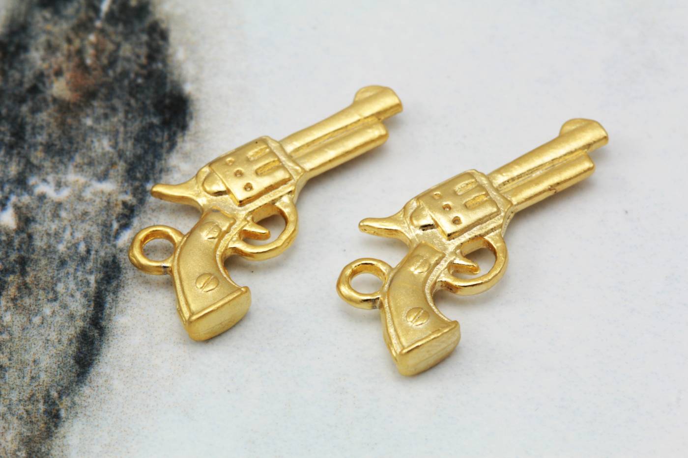 gold-plated-metal-gun-pendants