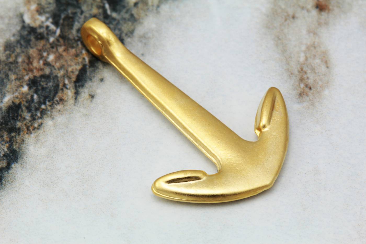 gold-metal-big-anchor-charm-pendants