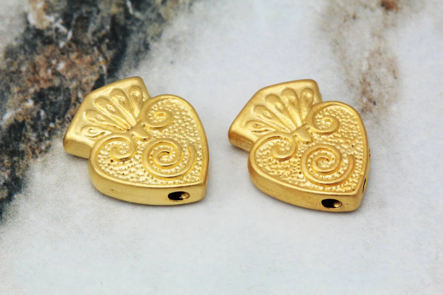 gold-double-hole-triangle-pendant-charm.