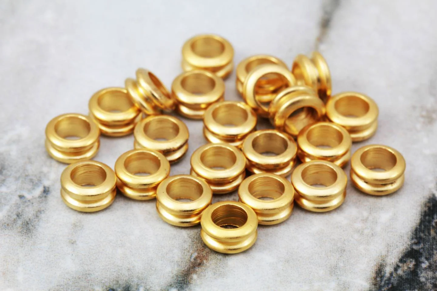 gold-plated-brass-rondelle-spacer-beads.