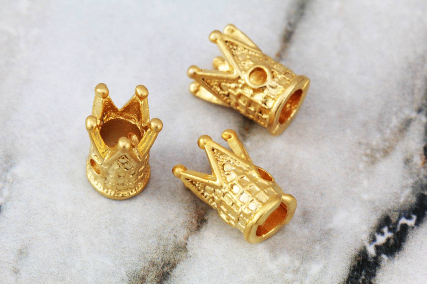 gold-plated-king-crown-pendant-charms