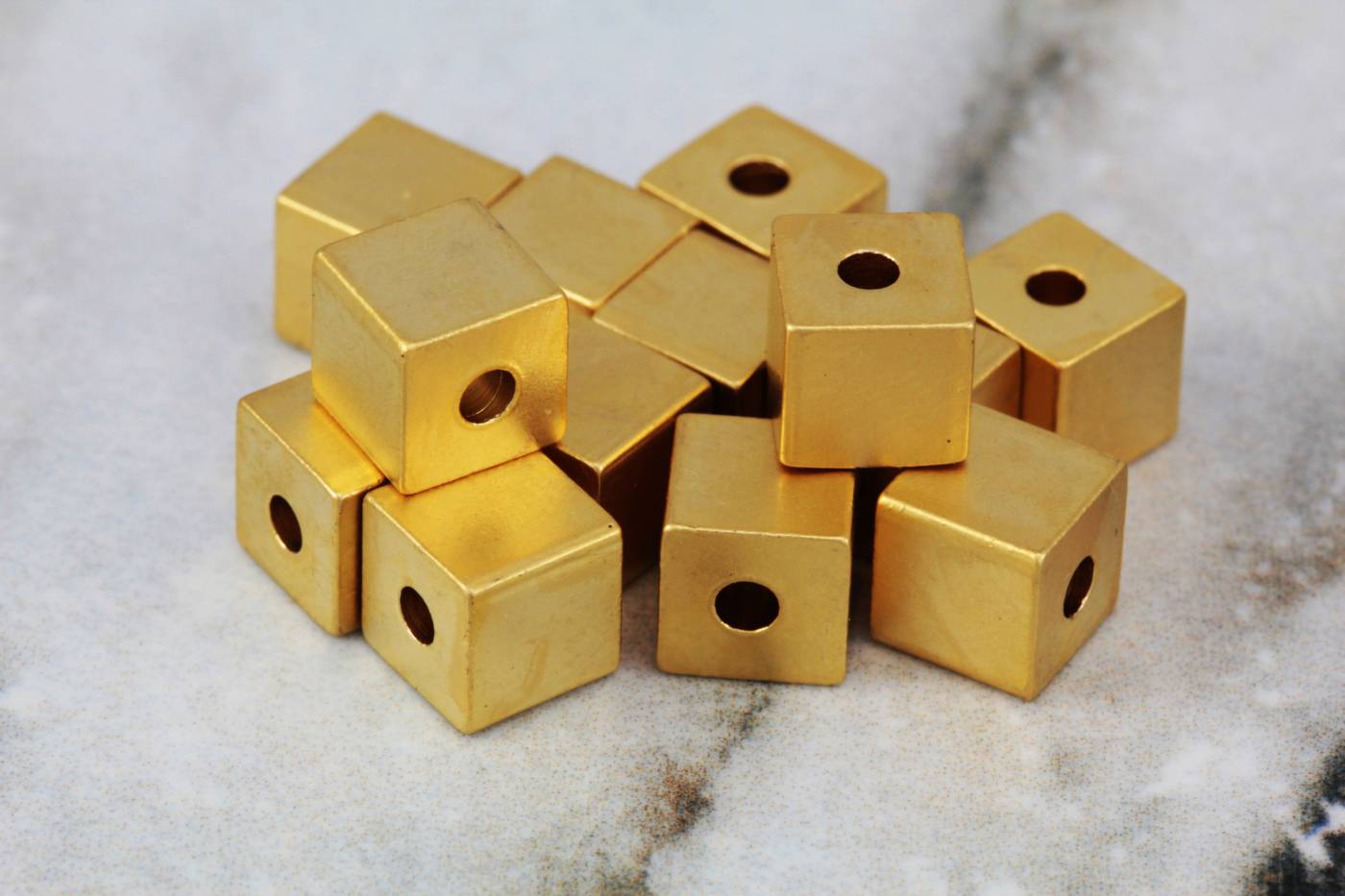 gold-plated-brass-6mm-cube-bead-findings