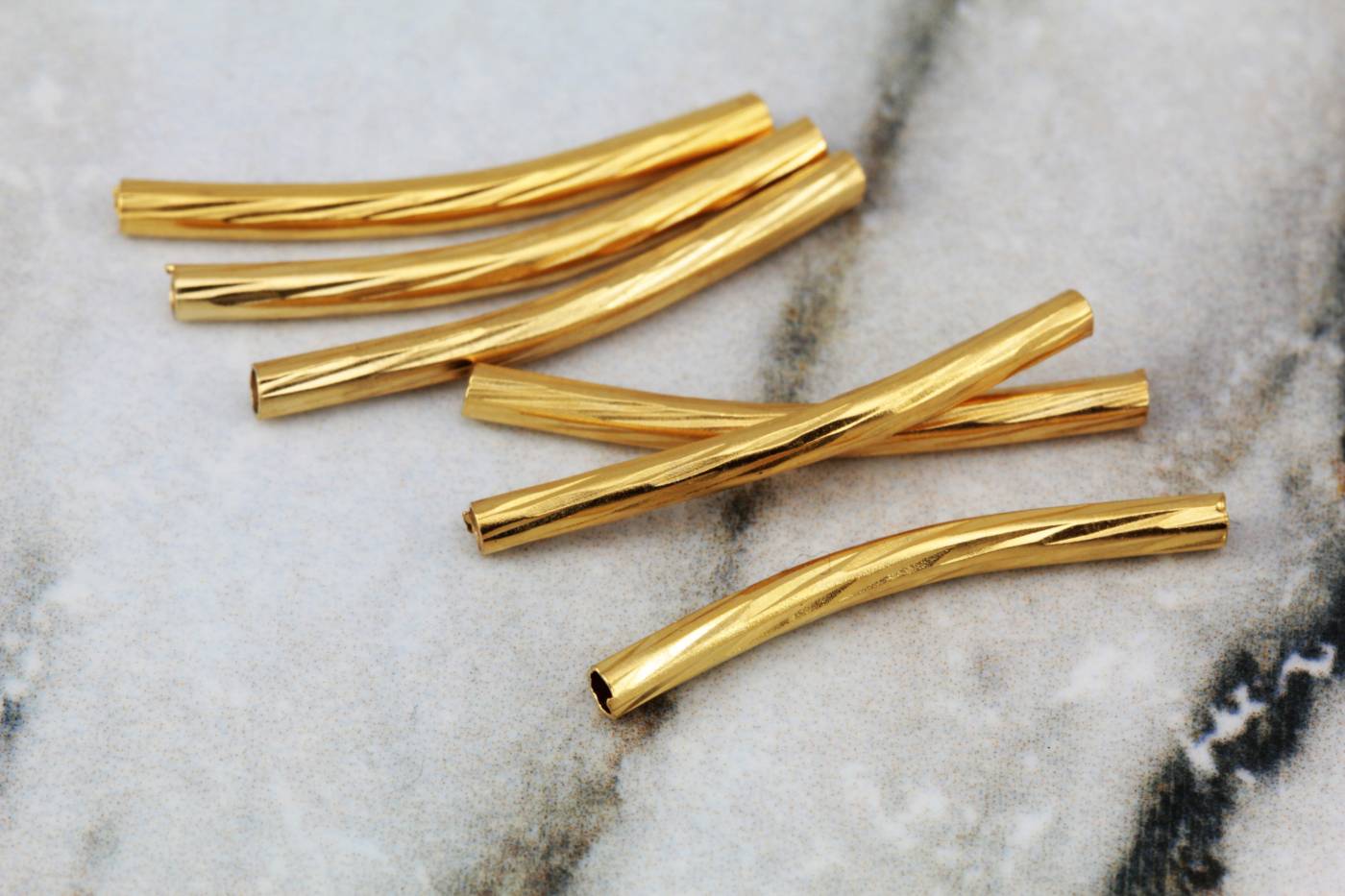 gold-25mm-brass-curved-end-bar-charms