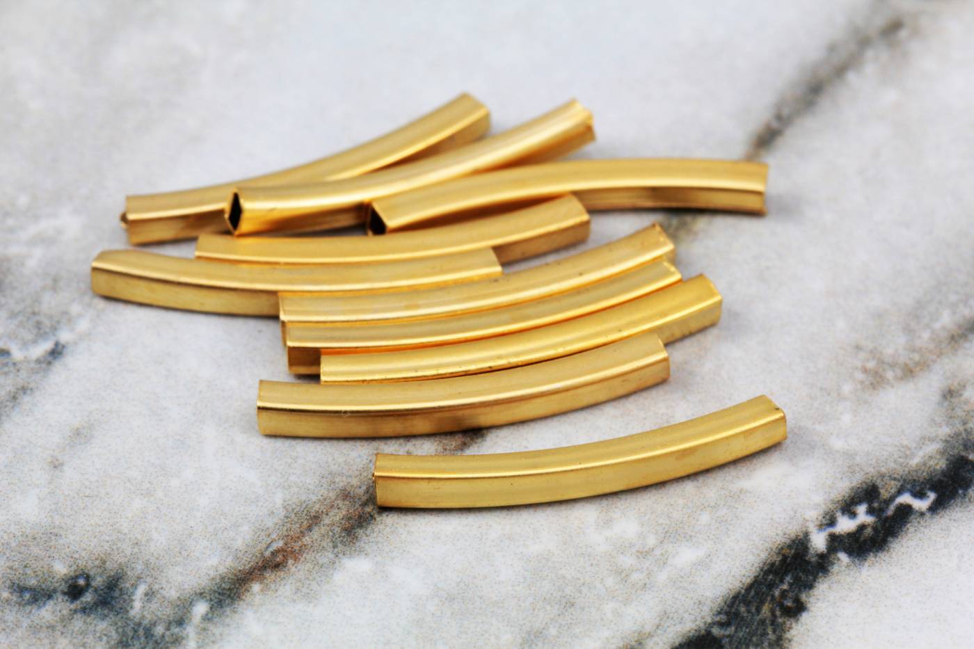 gold-brass-square-curved-end-bar-charms