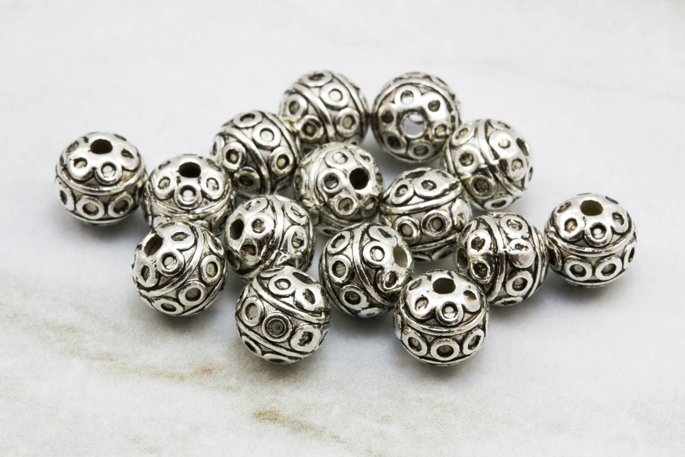 tribal-pattern-round-ball-silver-beads