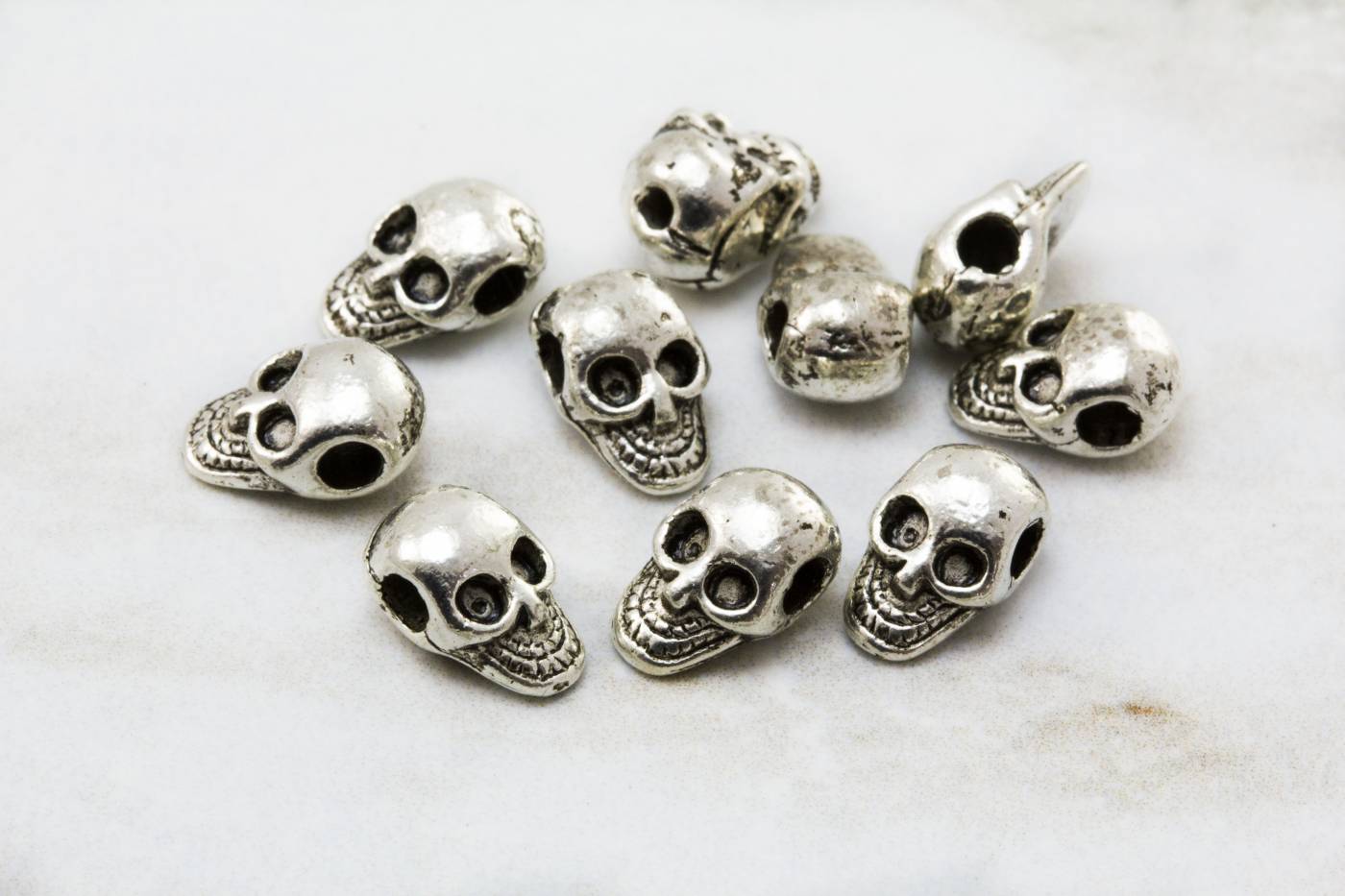 horizontal-hole-skull-head-charms