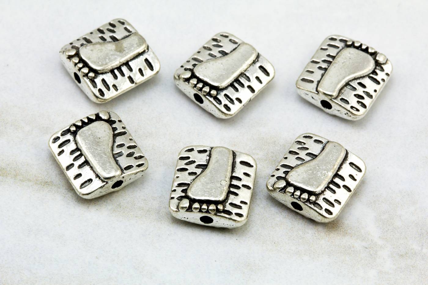 footprint-metal-flat-square-charms