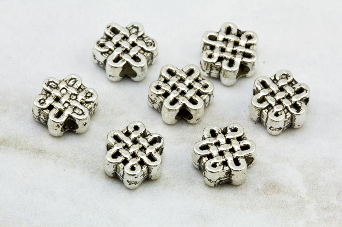 silver-metal-flat-celtic-knot-charms