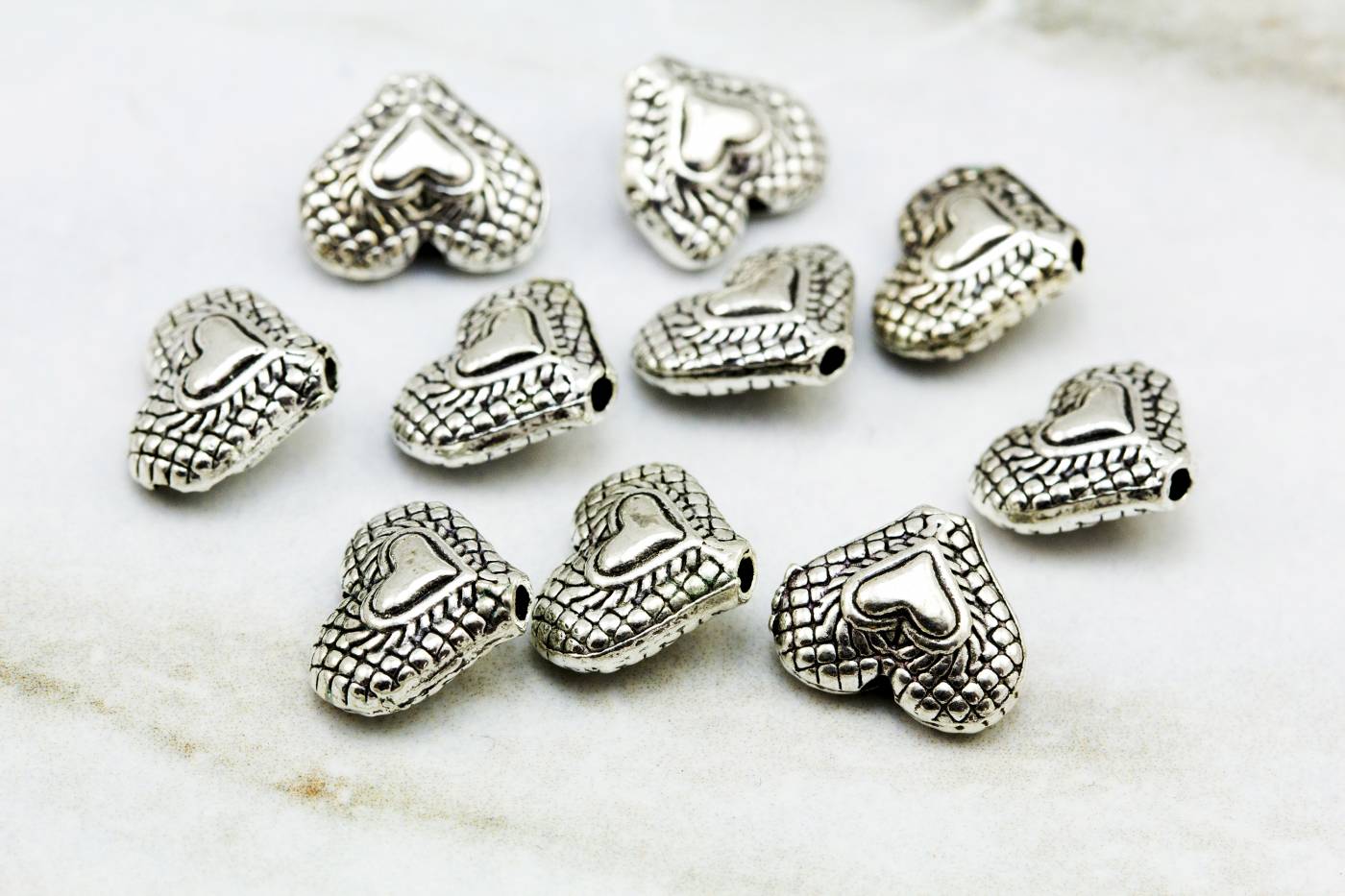 metal-zinc-jewelry-heart-shape-charms