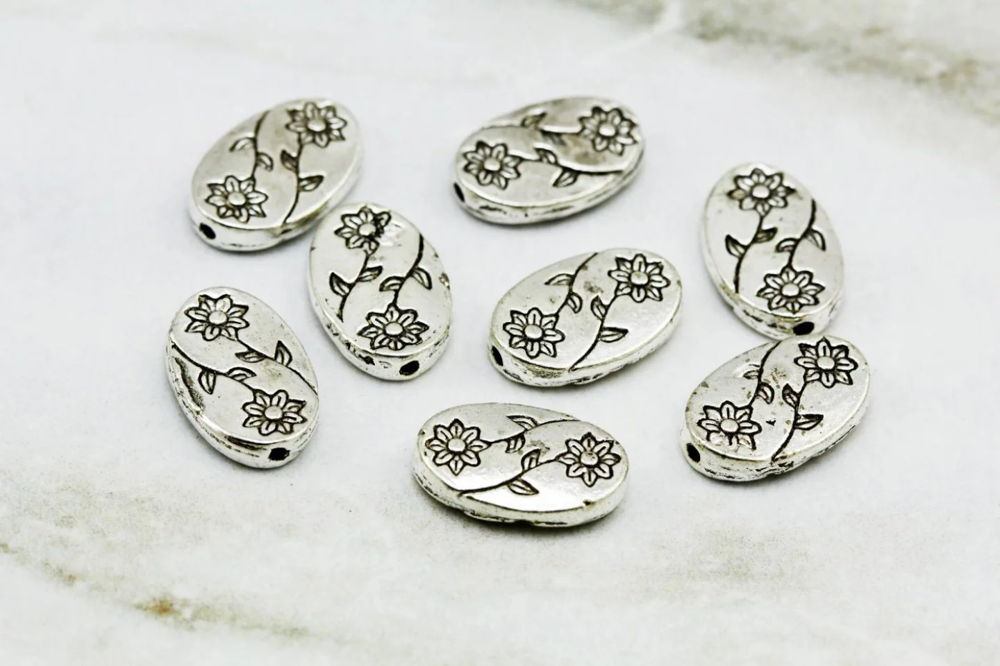 flower-floral-pattern-metal-oval-charm.