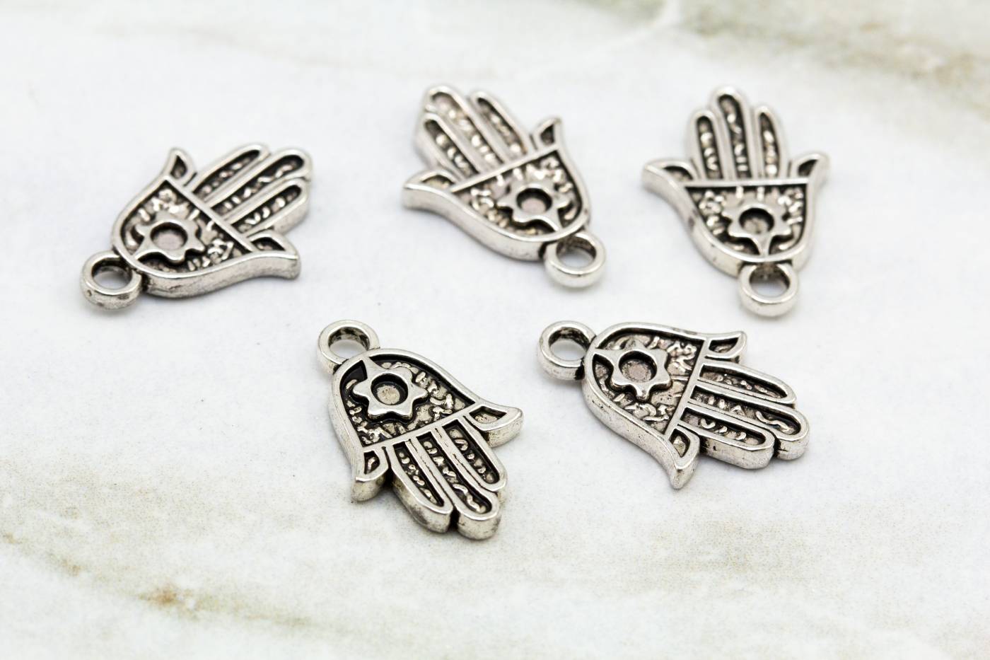 metal-fatima-hand-jewelry-pendants