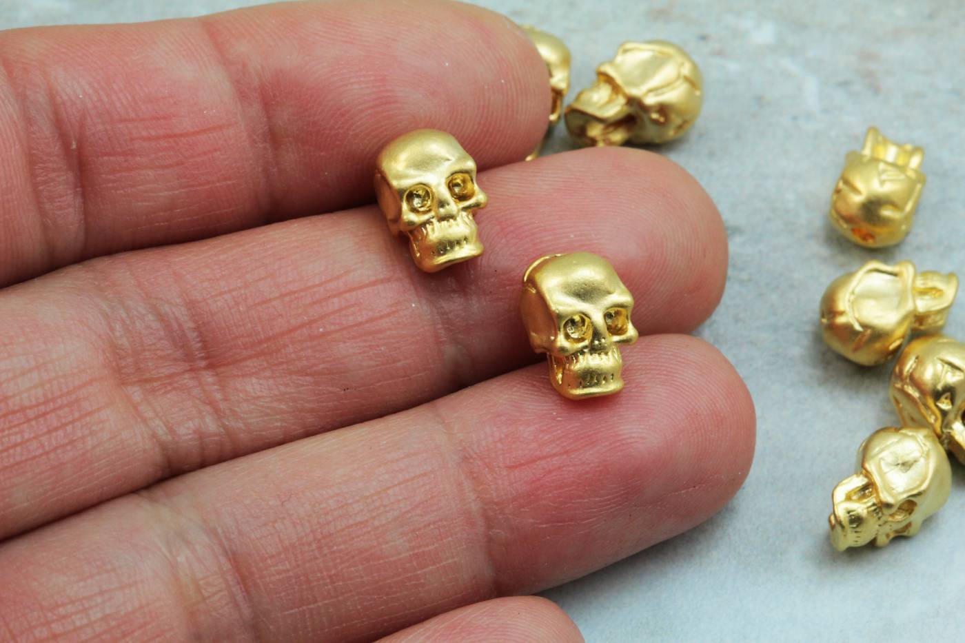 gold-metal-skull-head-beads-charms