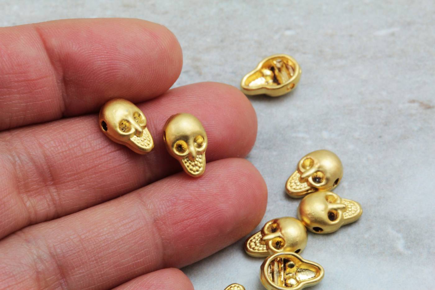 dead-head-skull-jewelry-charms-beads